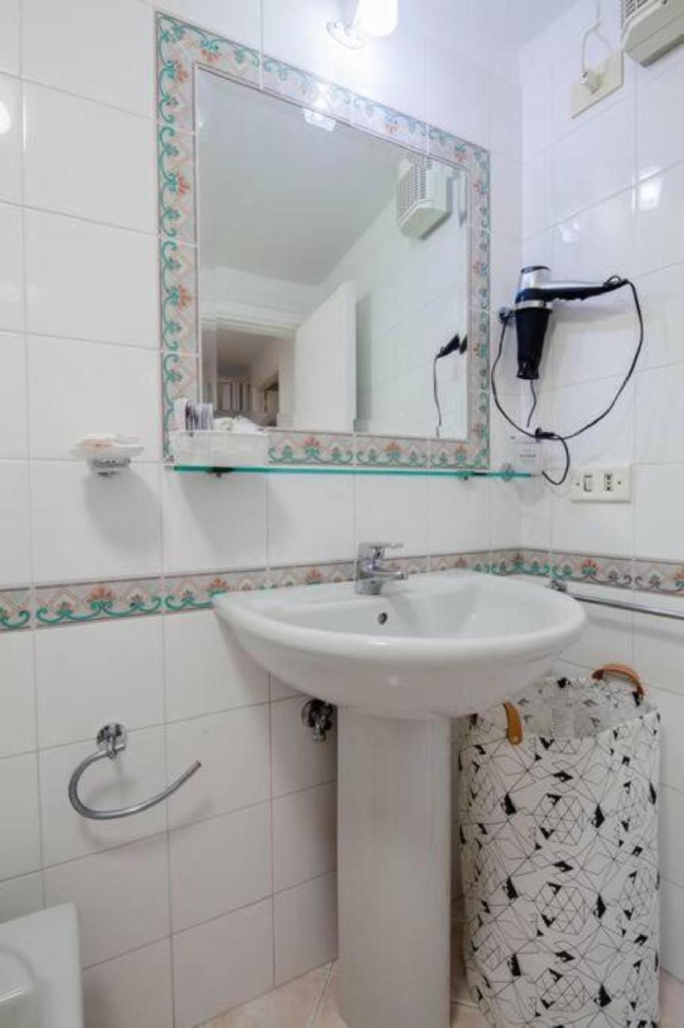 Scio' B&B نابولي المظهر الخارجي الصورة